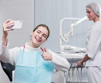 6 лучших клиник профессиональной чистки зубов в Москве