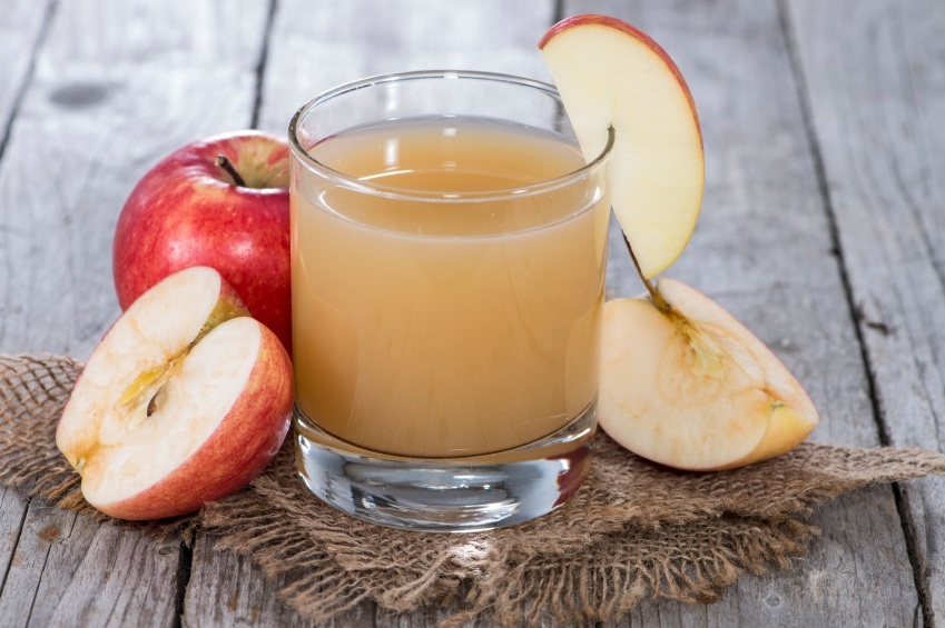 Как хранить свежевыжатый яблочный сок: сколько можно в холодильнике, при комнатной температуре, в замороженном виде