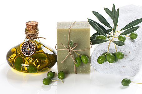 Масло оливы в косметике: полезные свойства для кожи лица