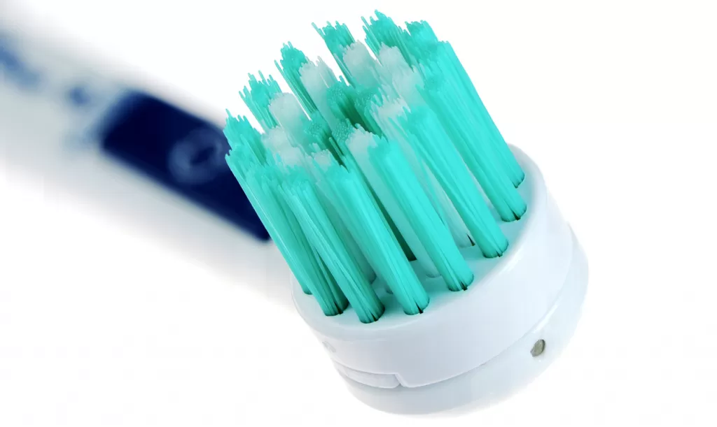 Какие бывают зубные щетки – основные разновидности?