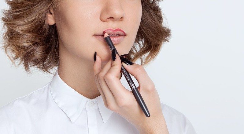 Как правильно красить губы карандашом — 3 совета эксперта