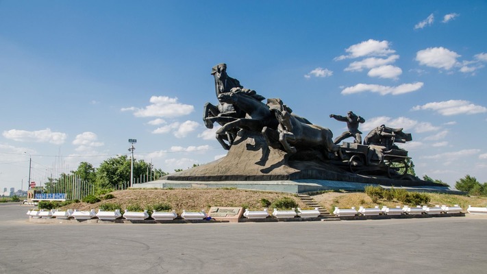 Памятник Тачанка-Ростовчанка
