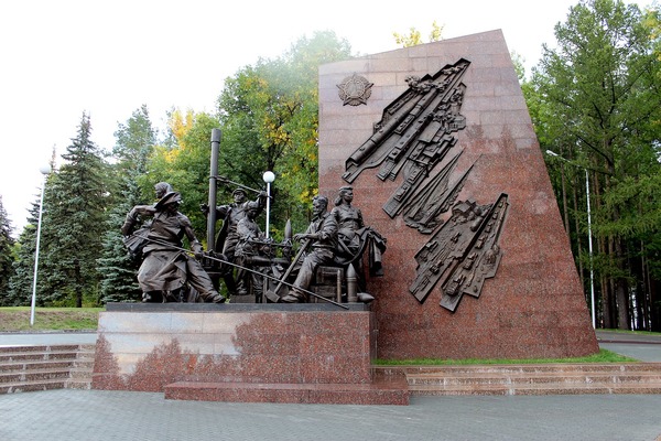 Памятник труженикам тыла в годы Великой Отечественной Войны