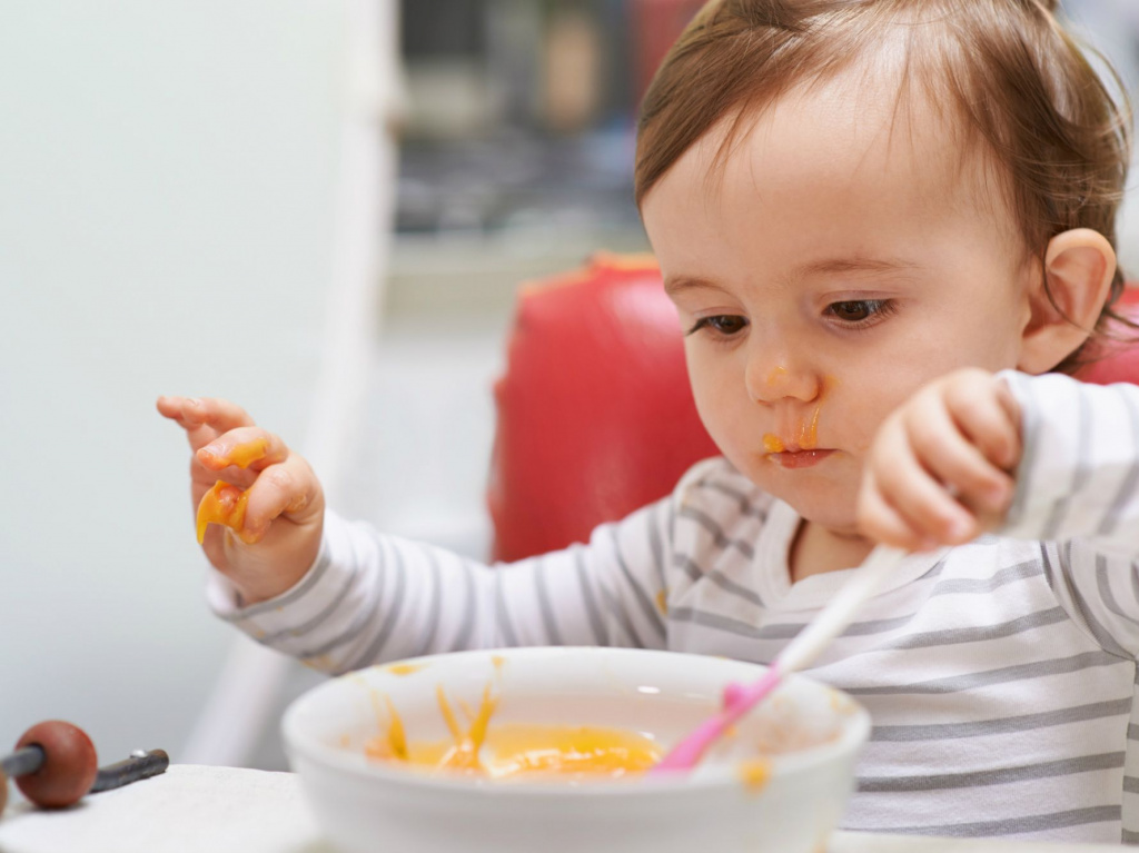 Меню ребенка в 1 год и 2 месяца: чем кормить малыша, примерное питание