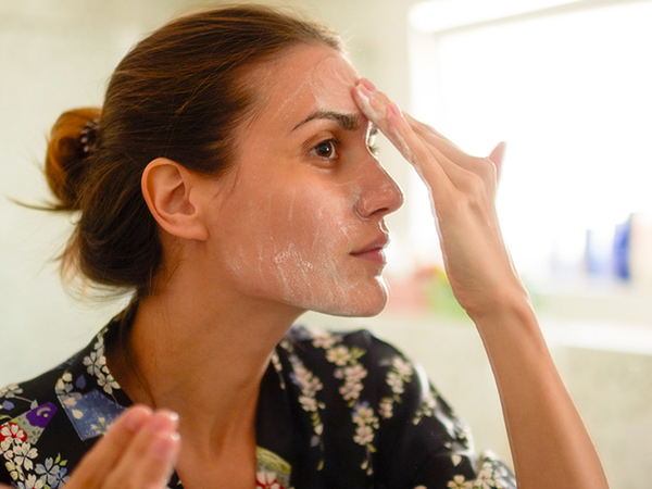 Крем-пилинг для кожи лица: 5 правил использования и обзор 5 средств