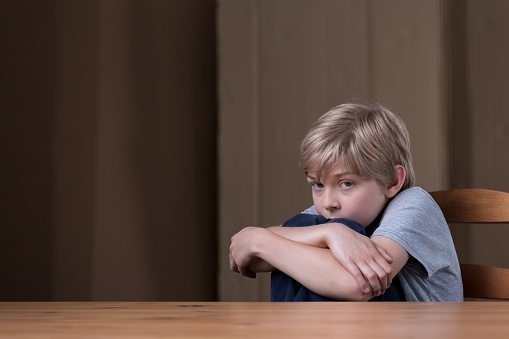 Что делать, если ребенок всего боится? Советы психолога