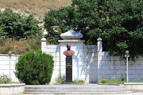 Памятник И.М. Гаспаринскому